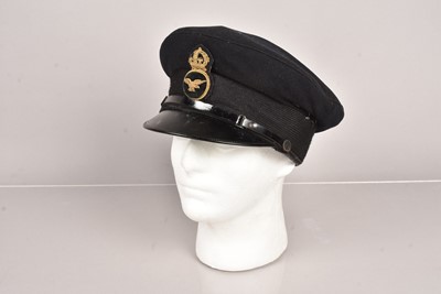 Lot 637 - A 1918 Pattern Royal Air Force (RAF) NCO's Peak Cap