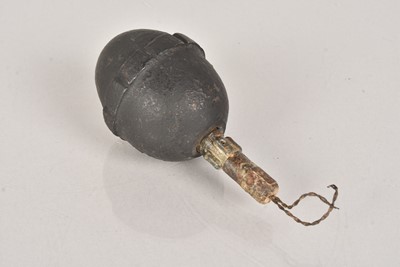 Lot 778 - An inert WWI German 'Egg' grenade