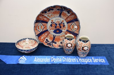 Lot 11 - Four early 20th century Chinese Imari style porcelain items