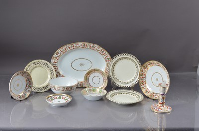 Lot 118 - An early 19th century Derby porcelain part dinner set