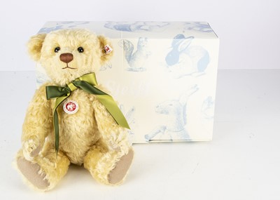 Lot 324 - A Steiff limited edition British Collectors Teddy Bear