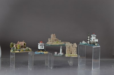 Lot 310 - A collection of Lilliput Lane