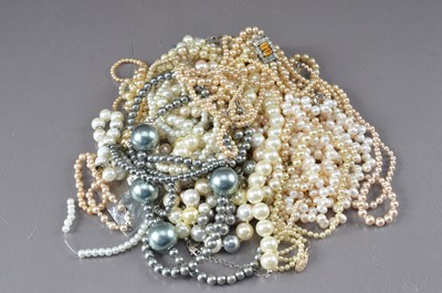 Lot 352 - A collection of simulated pearls and some fresh water