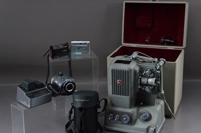 Lot 361 - A collection of digital cameras