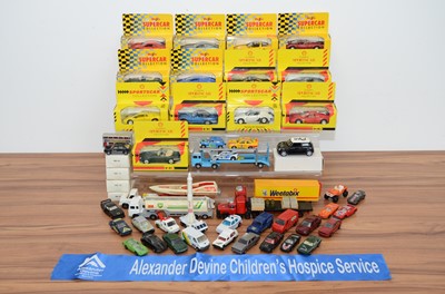 Lot 388 - Thirteen boxed Maisto and Shell classic Sportscar collection