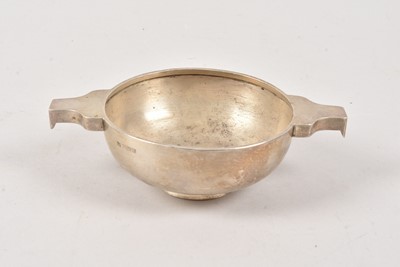 Lot 418 - Circa 1960's silver porringer, 6.58 ozt