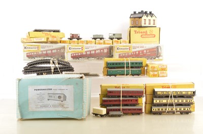 Lot 86 - Tri-ang Railways and Kitmaster TT Passenger and Goods Rolling Stock Track and Accessories Wrenn Points and H&M Controller