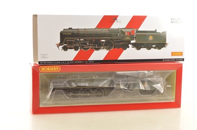 Lot 116 - Hornby NRM 00 Gauge R3865 BR green Britannia Class 4-5-2 70013 'Oliver Cromwell' Locomotive and Tender