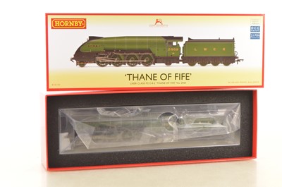 Lot 118 - Hornby 00 Gauge R30130 LNER green Class P2 2-8-2 2005 'Thane of Fife' Locomotive and Tender