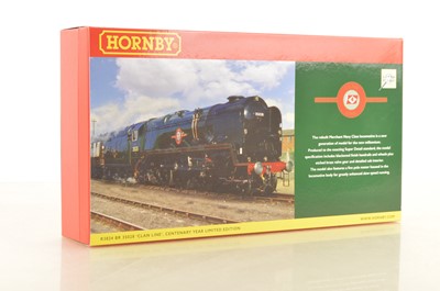 Lot 120 - Hornby 00 Gauge Centenary Year Ltd Ed Model R3824 BR green Rebuilt Merchant Navy Class 35028 'Clan Line' Locomotive and Tender with Gold Plated parts