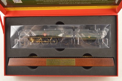 Lot 120 - Hornby 00 Gauge Centenary Year Ltd Ed Model R3824 BR green Rebuilt Merchant Navy Class 35028 'Clan Line' Locomotive and Tender with Gold Plated parts