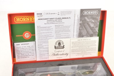Lot 120 - Hornby 00 Gauge Centenary Year Ltd Ed Model R3824 BR green Rebuilt Merchant Navy Class 35028 'Clan Line' Locomotive and Tender with Gold Plated parts