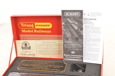 Lot 121 - Hornby 00 Gauge Centenary Year Tri-ang Hornby Ltd Ed Model R3821 BR green Class 9F 'Evening Star' Locomotive and Tender