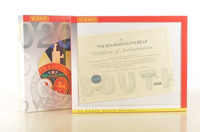 Lot 127 - Hornby 00 Gauge R2886M The Bournemouth Belle Train Pack