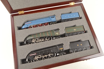 Lot 131 - Hornby 00 Gauge R353 Class A4 Sir Ralph Wedgwood Triple pack