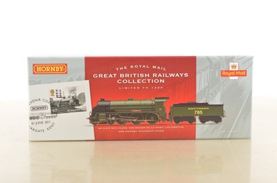 Lot 132 - Hornby 00 Gauge R3075 Royal Mail Great British Railways Ltd Ed SR green Class N15 785 'Sir Mador De La Port' Locomotive and Tender