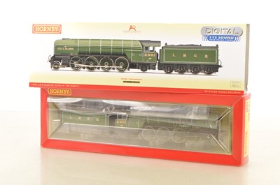 Lot 160 - Hornby 00 Gauge R3246TTS LNER green Class P2 2001 'Cock of the North' Locomotive and Tender with Sound