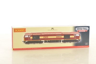 Lot 174 - Hornby 00 Gauge R2899XS EWS maroon and yellow Class 60 Co-Co 60042 'The Hundred of Hoo' Diesel Locomotive with Sound