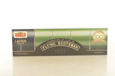 Lot 193 - Hornby (China) Hornby-Dublo 00 Gauge Ltd Ed R30206 LNER green  1472 'Flying Scotsman' 100 Years 1923 Locomotive and Tender