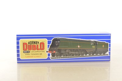 Lot 197 - Hornby (China) Hornby-Dublo 00 Gauge R30112 BR green Merchant Navy Class unrebuilt 35026 'Lamport & Holt Line' metal body Locomotive and Tender