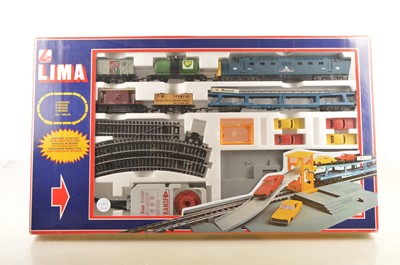 Lot 204 - ex Shop Stock Lima 00 Gauge 105207  Automatic Car Unloader Train Set