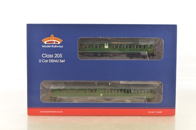 Lot 226 - Bachmann for Kernow 00 Gauge 31-236X BR Green small panel 2H Thumper Two Car DEMU Pack