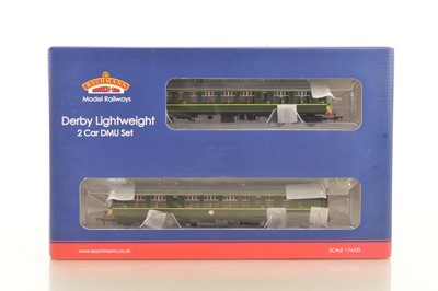 Lot 231 - Bachmann 00 Gauge 32-515 BR green yellow warning panel Derby Lightweight DMU 2-Car Pack