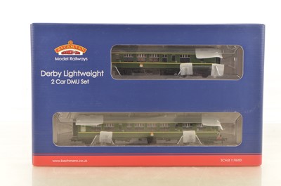 Lot 232 - Bachmann 00 Gauge 32-516 BR green yellow warning panel Derby Lightweight DMU 2-Car Pack