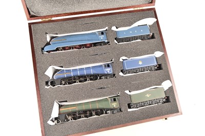 Lot 245 - Bachmann 00 Gauge Commonwealth of Australia' three Class A4 Steam Locomotives and Tenders Ltd Ed boxed set