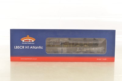 Lot 272 - Bachmann 00 Gauge 31-910 LBSC lined umber H1 Class 4-4-2 Atlantic No 39 'La France'