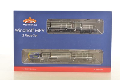 Lot 296 - Bachmann 00 Gauge 31-577 Windhoff MPV Railtrack twin Pack