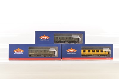 Lot 299 - Bachmann 00 Gauge Departmental Coaches (3)