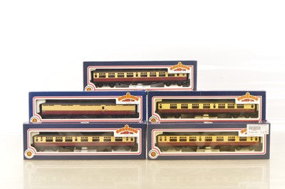 Lot 307 - Bachmann boxed 00 Gauge Bulleid BR crimson and cream Corridor and Open Coaches and Thompson Brake (5)