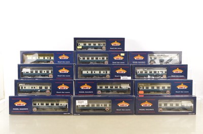 Lot 310 - Bachmann boxed 00 Gauge BR MK1 blue grey Corridor and Open Coaches (13)