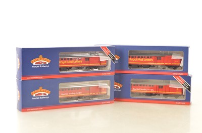 Lot 315 - Bachmann boxed 00 Gauge red Royal Mail Vans including two Exclusive for Modelzone (4)