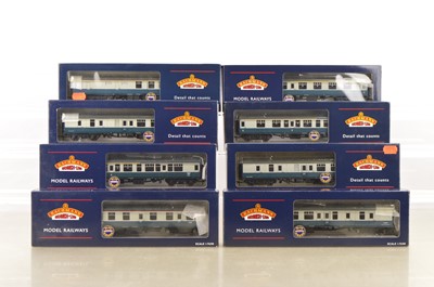 Lot 321 - Bachmann boxed 00 Gauge BR blue and grey MK1 Corridor Coaches (8)