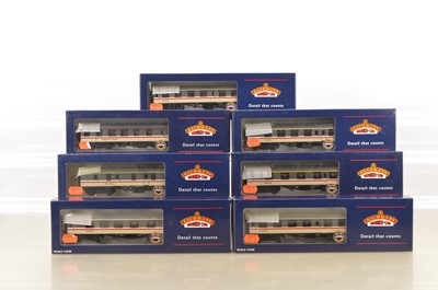 Lot 322 - Bachmann boxed 00 Gauge BR MK1 Inter-City Executive Livery Corridor Coaches(7)