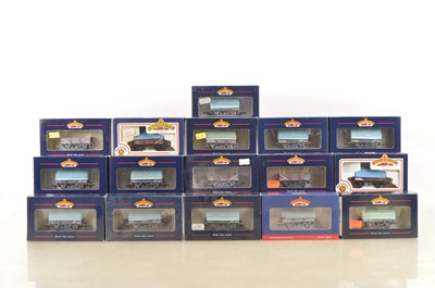 Lot 330 - Bachmann boxed 00 Gauge China Clay wagons (16)