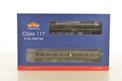 Lot 335 - Bachmann boxed 00 gauge 35-500 BR green Class 117 with speed whiskers 3-Car DMU