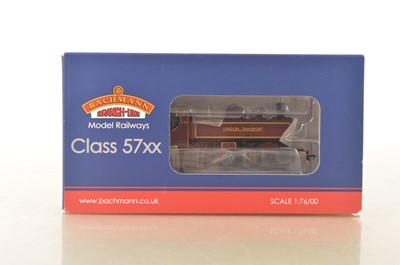 Lot 370 - Bachmann boxed 00 Gauge  commission specially for London Transport Museum 32-030Y maroon 0-6-0 Pannier Tank L 94