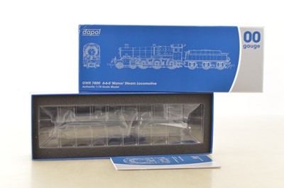 Lot 393 - Dapol boxed 00 Gauge 4S-001-003S GWR green Manor Class 7807 'Compton Manor' Locomotive and Tender with Sound