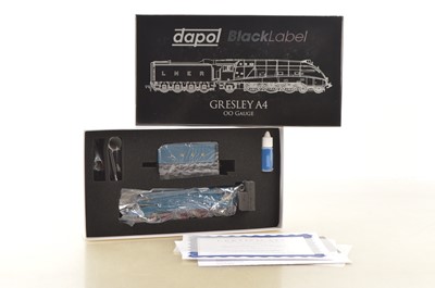 Lot 395 - Dapol boxed 00 Gauge Black Label BL-001-001 Ltd Ed LNER blue 4468 'Mallard' with Sound