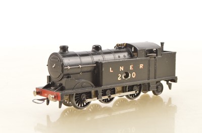 Lot 425 - Hornby-Dublo 00 Gauge pre-war Clockwork LNER black 0-6-2T 2690