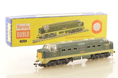 Lot 436 - Hornby-Dublo 00 Gauge 3-Rail late issue 3234 BR two tone green D9001 St Paddy Diesel Locomotive