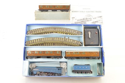 Lot 439 - Hornby-Dublo 00 Gauge EDP1 'Sir Nigel Gresley' Set purchased by Douglas Baldock from Bond's of Euston Road on Saturday 6th November 1948