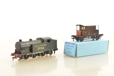 Lot 440 - Hornby-Dublo 00 Gauge 3-Rail early post-war Southern olive green 2594 0-6-2 Tank Engine and Guards Van (2)