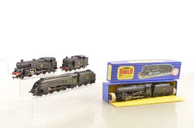 Lot 449 - Hornby-Dublo 00 Gauge 3-Rail BR Tender and Tank Locomotives and Suburban Coaches (7)