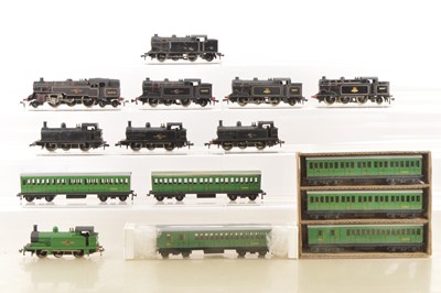 Lot 481 - Hornby-Dublo 00 Gauge 2-Rail unboxed BR Tank Engines and short BR green Suburban Coaches (15)