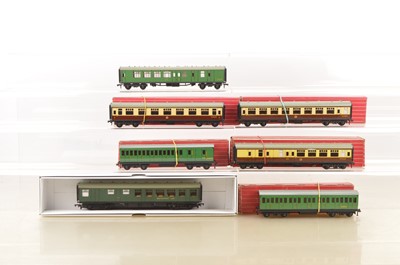 Lot 482 - Hornby-Dublo 00 Gauge 2-Rail Super Detail BR WR and SR Coaches including a repainted SR Restaurant Car