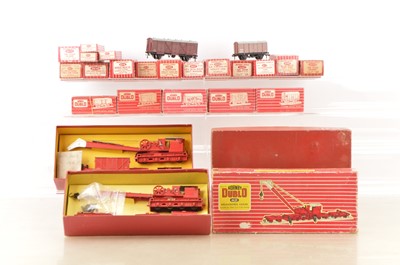 Lot 488 - Hornby-Dublo 00 Gauge 2-Rail boxed Super Detail wagons and Breakdown Crane Sets (22)